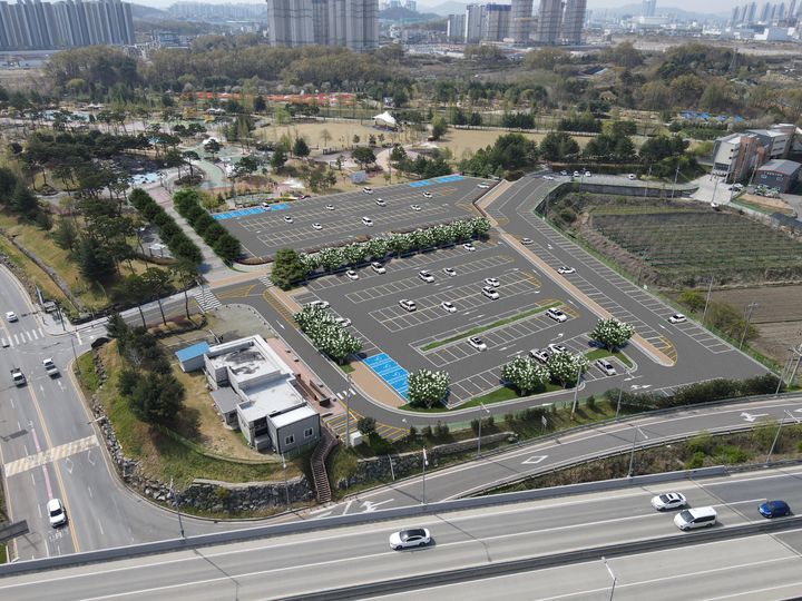 [청주=뉴시스] 청주 문암생태공원 주차장 전경. photo@newsis.com *재판매 및 DB 금지