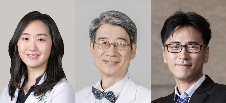 [대전=뉴시스] 건양대병원 산부인과 한재원(왼쪽), 이성기 교수와 건양의대세포생물학교실 김종석 교수 연구팀 연구가 국제 저명 학술지인 'Frontiers in Endocrinology(IF 4.6)' 6월호에 게재됐다.(사진=건양대학교병원 제공) 2025.06.25. photo@newsis.com *재판매 및 DB 금지