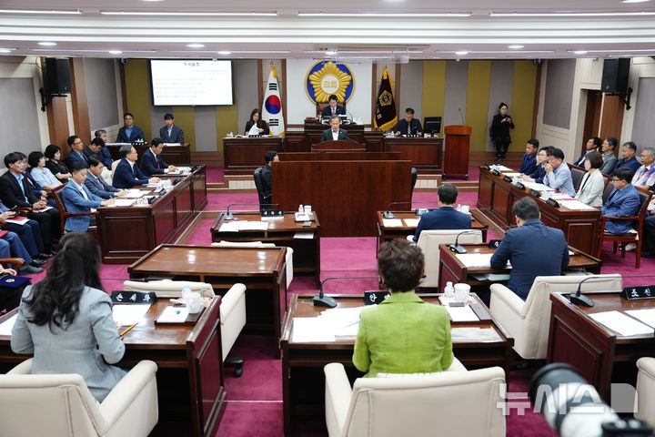 [포천=뉴시스] 제186회 정례회. (사진=포천시의회 제공) 2025.06.25 photo@newsis.com