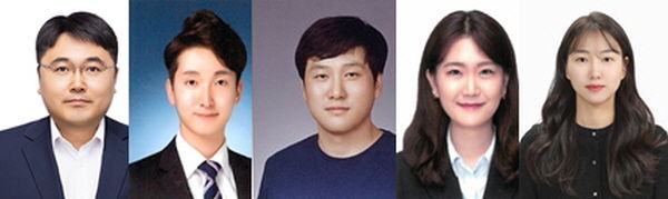 [고창=뉴시스] 고창군의 '2025년 상반기 적극행정 우수공무원'에 선정된 왼쪽부터 김태호 주무관, 정동수 주무관, 박경태 팀장, 정다운 주무관, 임하늘 주무관. *재판매 및 DB 금지