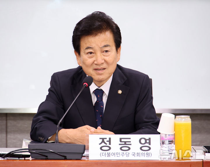 [서울=뉴시스] 김금보 기자 = 정동영 통일부 장관 후보자가 25일 오전 서울 여의도 국회 의원회관에서 열린 AI G3 강국 신기술 조찬 포럼에서 모두발언을 하고 있다. 2025.06.25. kgb@newsis.com