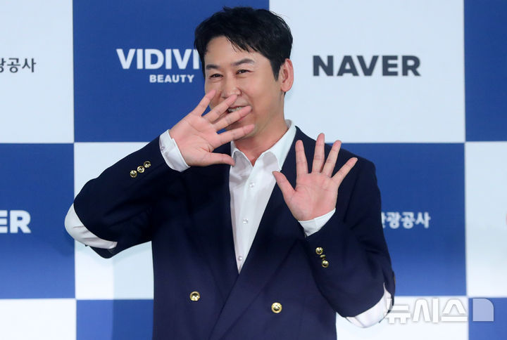신동엽, '대학로 소극장 폄하' 논란 사과…"경솔한 언행 깊이 반성"