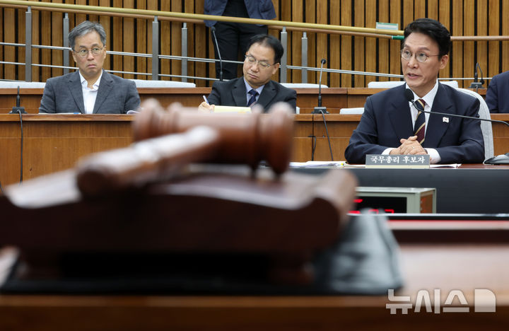 [서울=뉴시스] 김금보 기자 = 김민석 국무총리 후보자가 25일 서울 여의도 국회에서 열린 인사청문회에서 질문에 답하고 있다. 2025.06.25. kgb@newsis.com