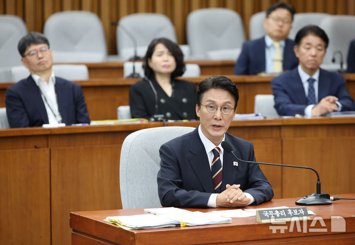 [서울=뉴시스] 김금보 기자 = 김민석 국무총리 후보자가 25일 서울 여의도 국회에서 열린 인사청문회에서 질문에 답하고 있다. 2025.06.25. kgb@newsis.com