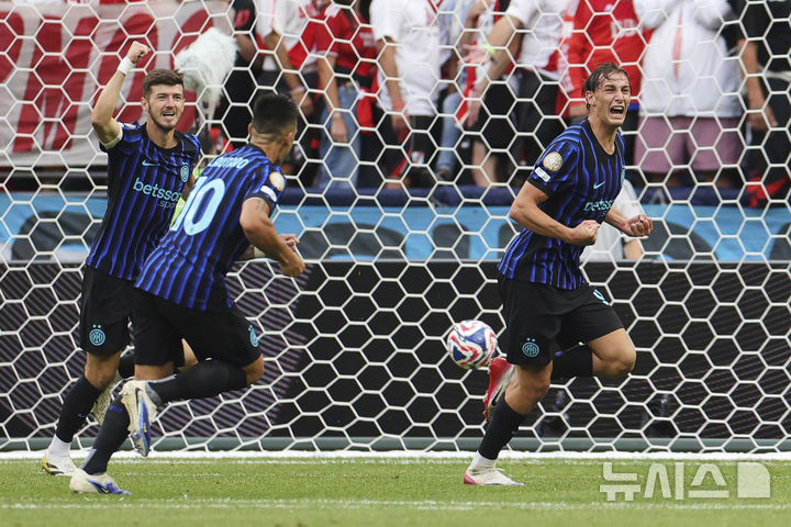 [시애틀=AP/뉴시스] 2025 국제축구연맹(FIFA) 클럽월드컵 조별리그 E조를 1위로 통과한 이탈리아 프로축구 세리에A의 인터밀란. 2025.06.25.