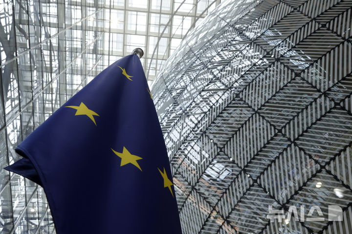 EU, 우크라에 155조원 차관 합의…"4월초 첫 지급 목표"