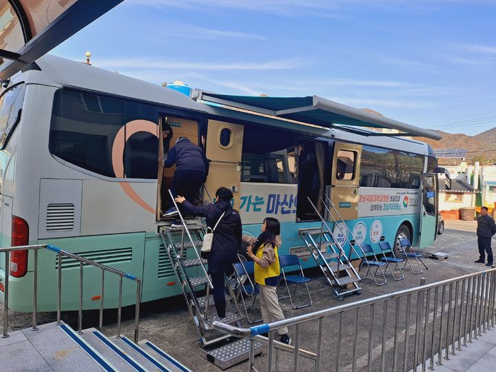  [거제=뉴시스] 거제시보건소는 내달 1일 일운면 주민을 대상으로 '올해 찾아가는 마산의료원 무료검진'을 구조라보건진료소에서 실시한다고 26일 밝혔다. (사진=거제시 제공) 2025.06.26. photo@newsis.com *재판매 및 DB 금지