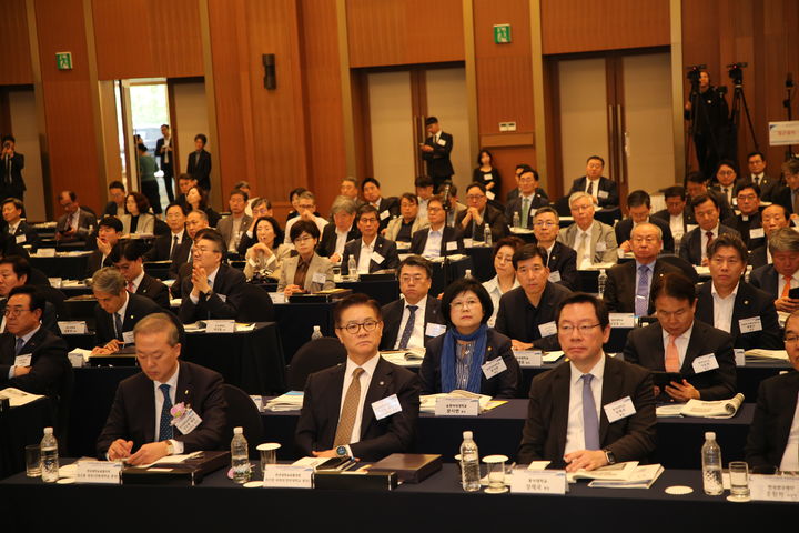 [서울=뉴시스] 한국대학교육협의회(대교협)가 26일부터 이틀 일정으로 경상북도 경주에서 2025년 하계대학총장세미나를 개최하는 모습 (사진=대교협 제공) 2025.06.26. photo@newsis.com *재판매 및 DB 금지