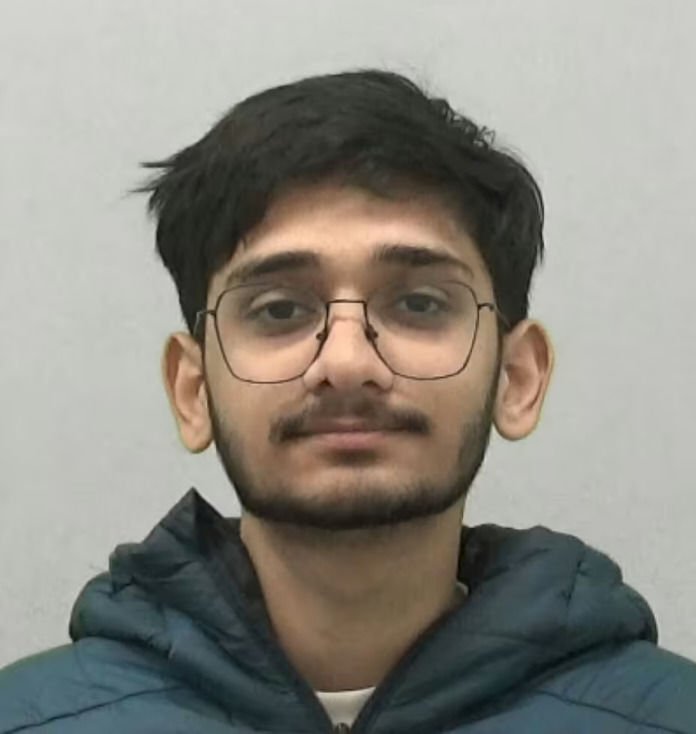 [서울=뉴시스] 영국에서 여학생 기숙사 방에 침입해 침구류와 곰 인형에 음란 행위를 한 인도인 유학생 우드카르시 야다브(18)는 집행유예를 선고 받았다.(사진=익스프레스 캡처) 2025.06.26 *재판매 및 DB 금지