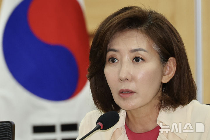 [서울=뉴시스] 김명년 기자 = 나경원 국민의힘 의원이 26일 오전 서울 여의도 국회 의원회관에서 열린 '이재명정권 외교·안보 노선, 어디로 가는가' 긴급토론회에서 발언하고 있다. 2025.06.26. kmn@newsis.com