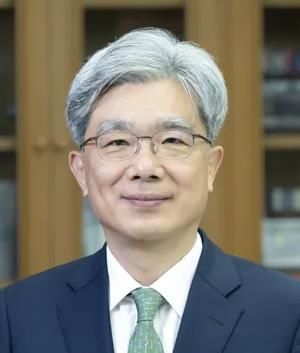 [서울=뉴시스] 이재명 대통령이 26일 헌법재판소장, 헌법재판관, 국세청장 후보자를 지명했다. 대통령실은 헌법재판소장 후보자에 김상환 제주대 석좌교수를 지명했다고 밝혔다. (사진=대통령실 제공) 2025.06.26. photo@newsis.com *재판매 및 DB 금지