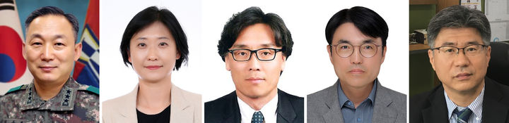 [서울=뉴시스] 이재명 대통령이 26일 차관급 인사를 발표했다. 대통령실은 국방부 차관에 이두희(왼쪽부터) 육군 미사일전략사령부 사령관, 보건복지부 1차관에 이스란 보건복지부 사회복지정책실장, 환경부 차관에 금한승 국립환경과학원 원장, 고용노동부 차관에 권창준 고용노동부 기획조정실장, 공정거래위원회 부위원장에 남동일 공정거래위원회 상임위원을 임명했다고 밝혔다. (사진=대통령실 제공) 2025.06.26. photo@newsis.com *재판매 및 DB 금지