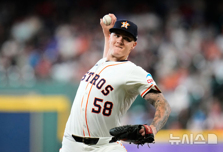 [휴스턴=AP/뉴시스] 휴스턴 애스트로스의 헌터 브라운이 26일(현지 시간) 미국 텍사스주 휴스턴의 다이킨 파크에서 열린 2025 메이저리그(MLB) 필라델피아 필리스와의 경기에 선발 등판해 역투하고 있다. 2025.06.26.