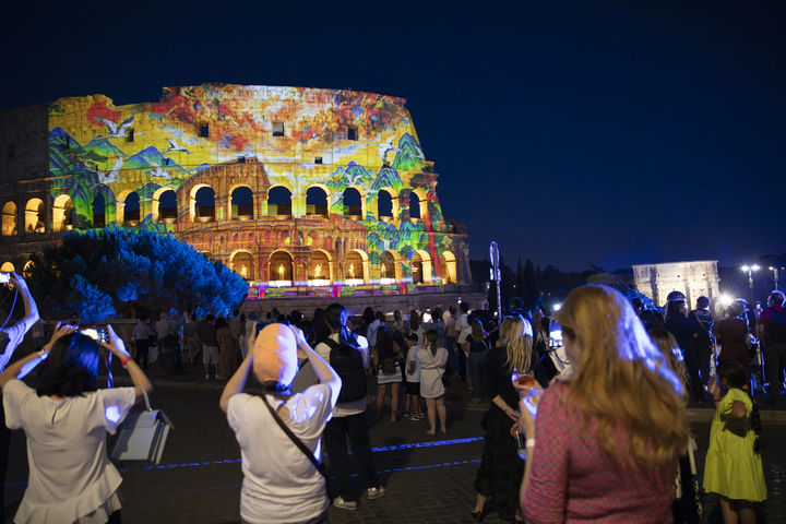 문화체육관광부는 주이탈리아한국문화원, 한국국제문화교류진흥원과 26일(현지시간) 이탈리아 로마 콜로세움에서 '미디어파사드 상영회'를 열었다. (사진=문체부 제공) *재판매 및 DB 금지