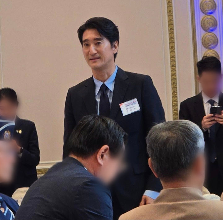 [서울=뉴시스] 배우 신현준이 27일 청와대 영빈관에서 열린 '호국보훈의 달, 대통령의 초대' 행사에 참석했다. (사진=신현준 인스타그램 캡처) 2025.06.27. photo@newsis.com *재판매 및 DB 금지