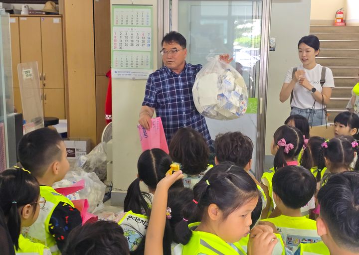 메밀꽃유치원 봉평면사무소 방문 모습. *재판매 및 DB 금지