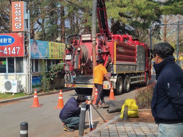 [대구=뉴시스] 대구 기초자치단체가 여름철 도시 침수 대비 하수도시설 관리에 집중하고 있다. (사진=대구시 동구 제공) 2025.06.29. photo@newsis.com&nbsp; *재판매 및 DB 금지