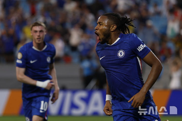 [샬럿=AP/뉴시스] 2025 국제축구연맹(FIFA) 클럽월드컵 8강에 진출한 잉글랜드 프로축구 프리미어리그(EPL)의 첼시. 2025.06.28.