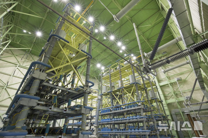 [창원=뉴시스]KERI의 대전력 시험설비.(사진=KERI 제공) 2025.06.29. photo@newsis.com