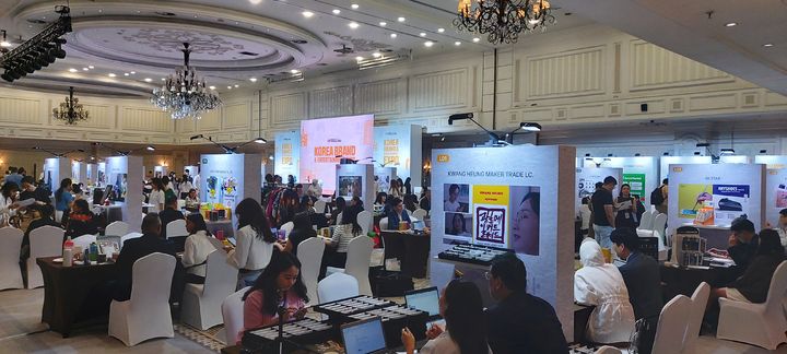 [서울=뉴시스] 대한무역투자진흥공사(KORTA)는 지난 26일부터 28일까지 카자흐스탄 알마티에서 '2025 알마티 미니 한류박람회'를 개최했다고 29일 밝혔다.(사진제공=대한무역투자진흥공사). 2025.06.29. photo@newsis.com *재판매 및 DB 금지