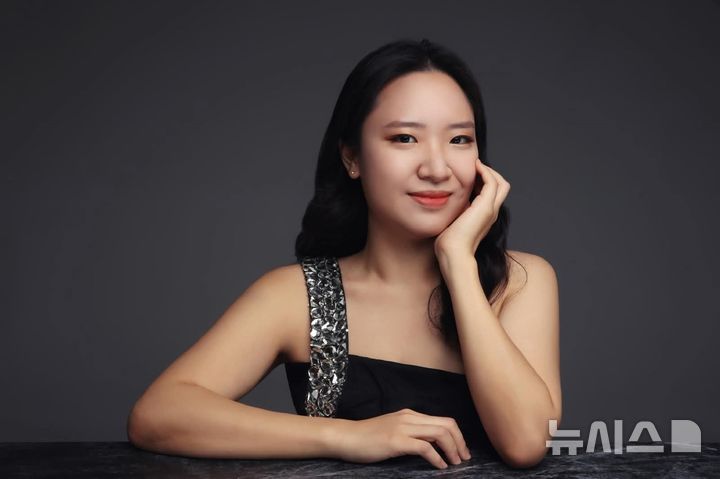 [안양=뉴시스] 이탈리아 성악 아카데미 ‘라 스칼라 아카데미’에 합격한 안양대 음악학과 성악 전공 졸업 박현솔 씨. (사진=안양대 제공).2025.06.29.photo@newsis.com