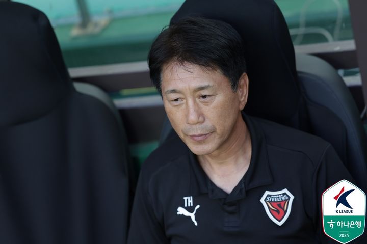 [서울=뉴시스] 프로축구 K리그1 포항스틸러스의 박태하 감독. (사진=한국프로축구연맹 제공) *재판매 및 DB 금지