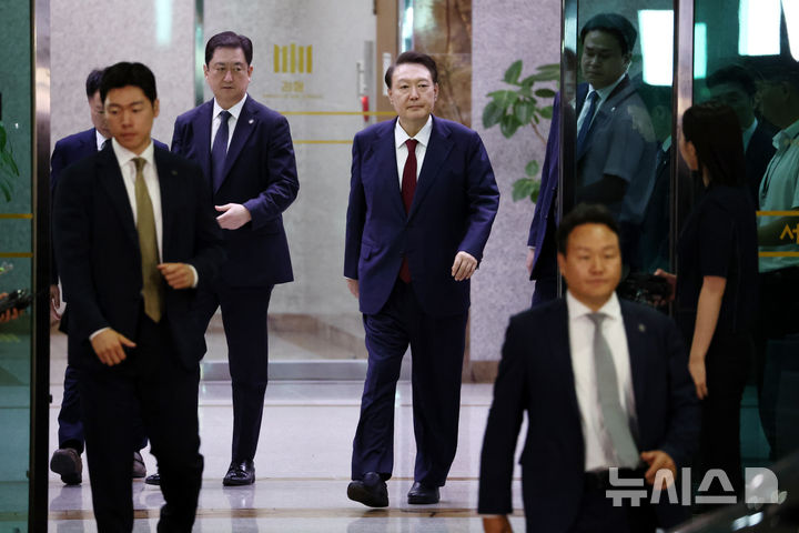 내란 특검, '계엄 국무회의록 초안 작성' 강의구 소환 조사