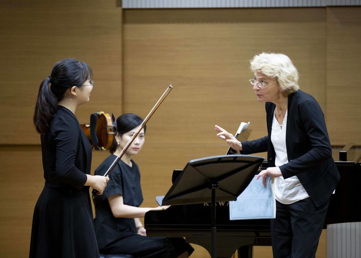[서울=뉴시스] 금호문화재단이 2019년 진행한 바이올리니스트 안티에 바이타스 마스터 클래스. (사진=금호문화재단 제공) 2025.06.30. photo@newsis.com *재판매 및 DB 금지