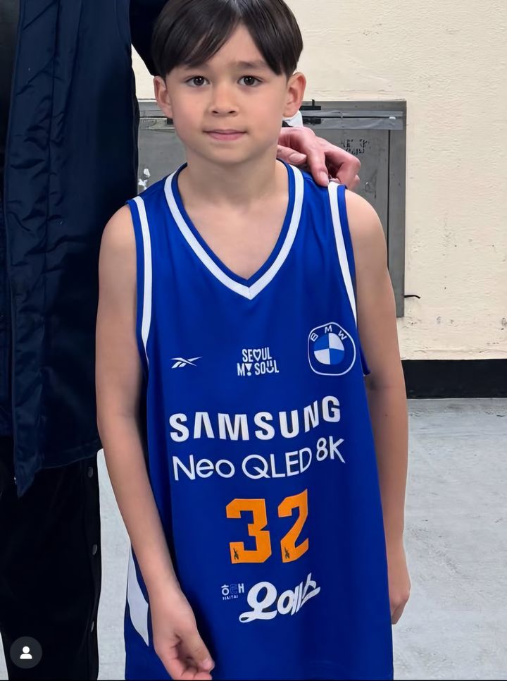 [서울=뉴시스] 샘 해밍턴이 장남 윌리엄 해밍턴이 농구 시작 4개월 만에 주장으로 발탁됐다고 밝혔다. (사진=샘 해밍턴 인스타그램 캡처) 2025.06.30. photo@newsis.com *재판매 및 DB 금지