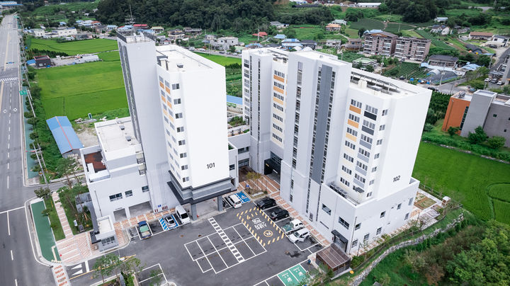 [청양=뉴시스] 충남 청양군 청양읍 교월리에 조성된 고령자복지주택 *재판매 및 DB 금지