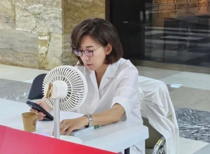 [서울=뉴시스] 국민의힘 나경원 의원이 숙식 농성에 돌입한 가운데 여권에서 '웰빙 농성'이라는 비판이 나오고 있다. (사진 = 인스타그램 캡처) 2025.06.30. *재판매 및 DB 금지