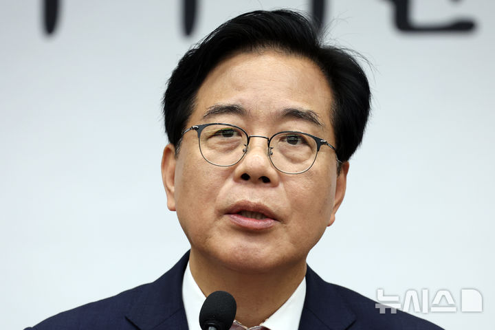 [서울=뉴시스] 고승민 기자 = 송언석 국민의힘 원내대표가 30일 서울 여의도 국회에서 열린 의원총회에서 발언하고 있다. 2025.06.30. kkssmm99@newsis.com