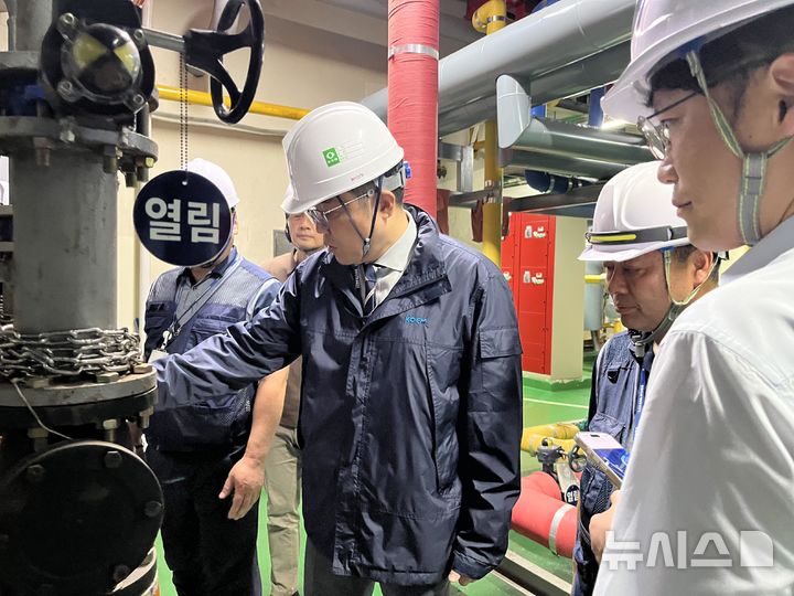 [서울=뉴시스] 김원성 안전경영본부장 주재로 사옥 특별안전점검.