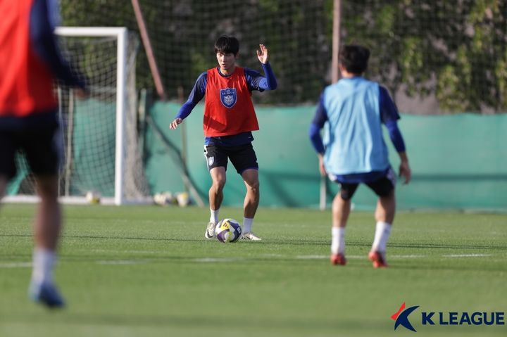 [서울=뉴시스] 프로축구 K리그1 울산 HD의 정성빈. (사진=한국프로축구연맹 제공) *재판매 및 DB 금지