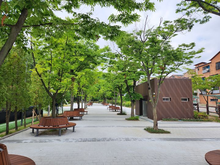 [용인=뉴시스] 재정비를 마친 김혁근린공원. (사진=용인시 제공) 2025.07.01. photo@newsis.com *재판매 및 DB 금지
