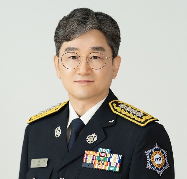 [산청=뉴시스] 이현룡 제13대 산청소방서장 취임 (사진=산청소방서 제공) 2025. 07. 01. photo@newsis.com&nbsp; *재판매 및 DB 금지