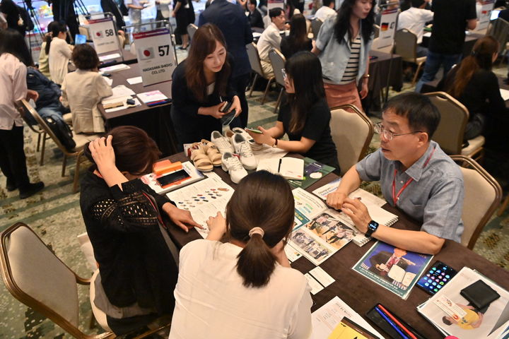 [홍성=뉴시스] 충남도 해외 바이어 초청 수출상담회 모습. *재판매 및 DB 금지