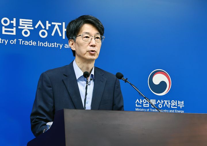 [서울=뉴시스] 서가람 산업통상자원부 무역정책관이 1일 정부세종청사에서 2025년 6월 수출입 동향 브리핑을 하고 있다. (사진=산업통상자원부 제공) 2025.07.01. photo@newsis.com *재판매 및 DB 금지