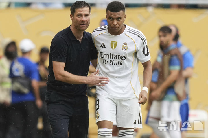 [마이애미=AP/뉴시스]음바페 교체 출전. 2025.07.01.