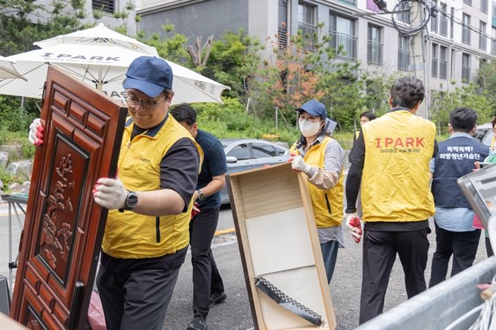 HDC현대산업개발, 송파구 독거노인 주거환경 개선 위한 봉사 진행