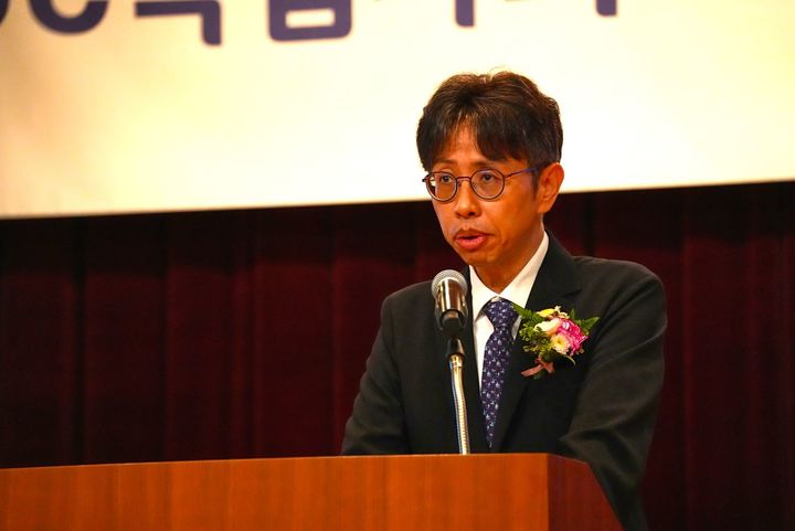 [서울=뉴시스] 이상곤 GC녹십자의료재단 대표원장이 지난 1일 본사에서 열린 창립 43년 기념식에서 창립기념사를 하고 있다. (사진=GC녹십자의료재단 제공) 2025.07.02. photo@newsis.com *재판매 및 DB 금지