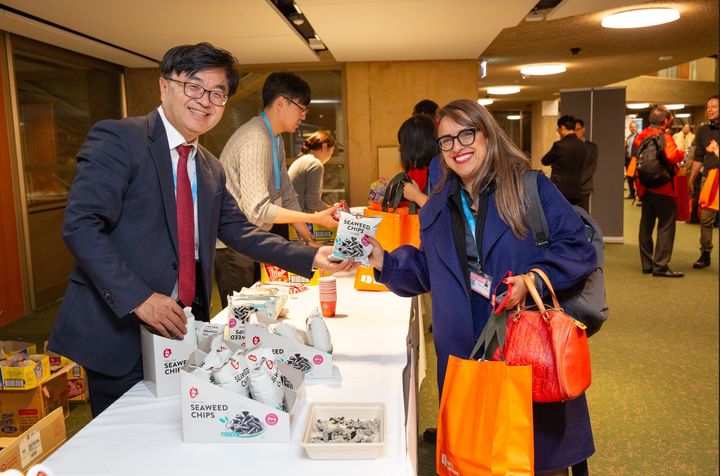 [서울=뉴시스] 식품안전정보원은 식품의약품안전처가 주관한 2024년 경영실적 평가에서 산하 8개 기관 중 최고 등급인 '우수' 등급을 획득했다고 2일 밝혔다. (사진=식품안전정보원 제공) 2025.07.02. photo@newsis.com *재판매 및 DB 금지