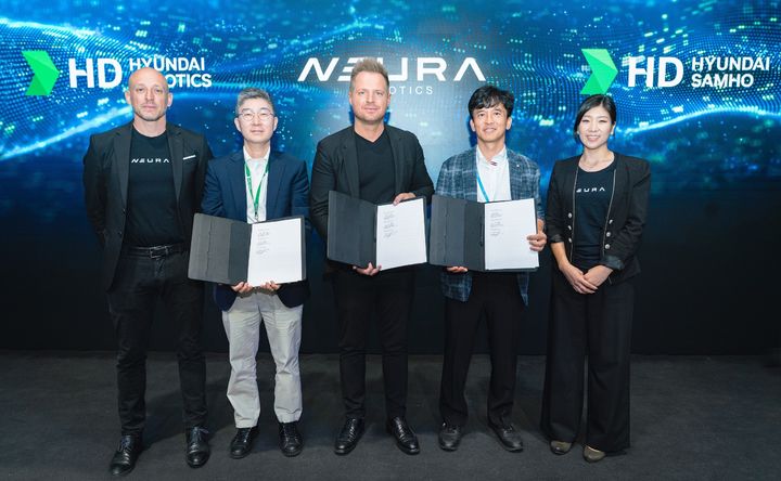 [영암=뉴시스]조선산업용 휴머노이드 개발 업무협약. (사진=HD현대삼호 제공) 2025.07.02. photo@newsis.com *재판매 및 DB 금지
