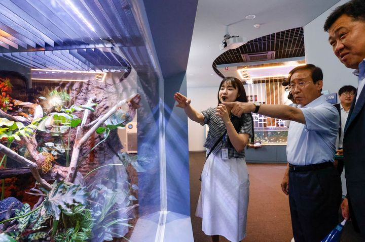 수조 점검하는 김문근 단양군수 *재판매 및 DB 금지