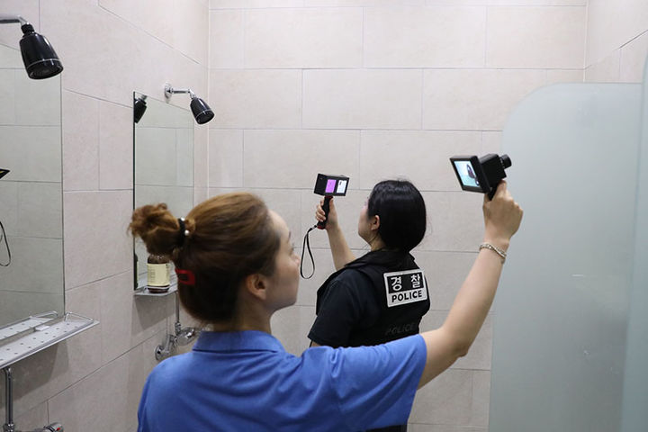 강원랜드는 정선경찰서와 함께, 하이원워터월드와 카지노 등 다중이용시설을 대상으로 불법 촬영 카메라 점검을 실시하고 있다.(사진=강원랜드 제공) *재판매 및 DB 금지