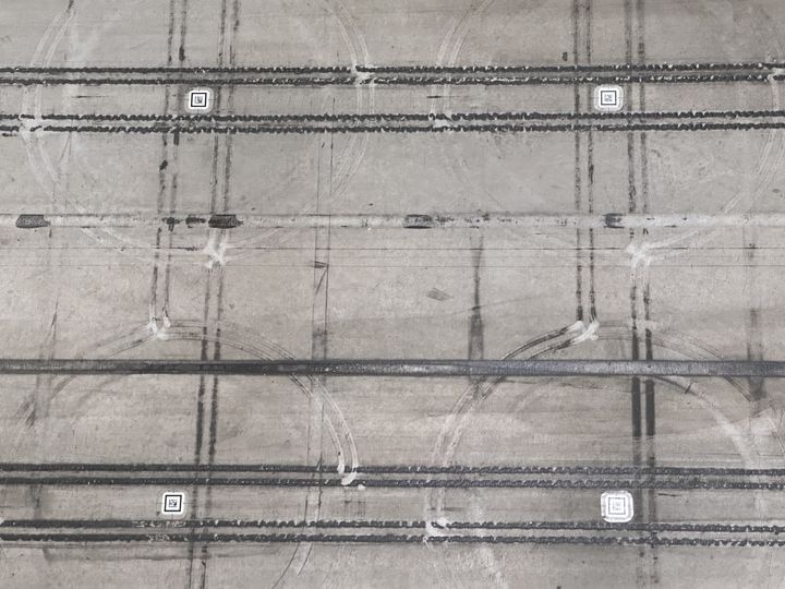 [지바=뉴시스]전병훈 기자 = 지난달 30일 찾은 지바 미나토 아마존 풀필먼트 센터에 헤라클래스 드라이브 유닛이 움직일 수 있도록 QR코드가 적혀져 있다. *재판매 및 DB 금지