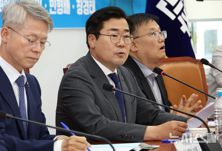 [서울=뉴시스] 김금보 기자 = 더불어민주당 당대표 선거에 출마한 박찬대 의원이 2일 서울 여의도 국회에서 열린 검찰개혁 토론회에서 발언하고 있다. 2025.07.02. kgb@newsis.com