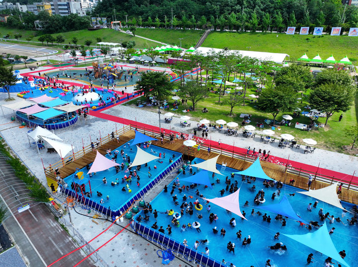  [안동=뉴시스] 안동 정하동 낙동강볕 야외물놀이장 (사진=안동시 제공) 2025.07.03. photo@newsis.com *재판매 및 DB 금지