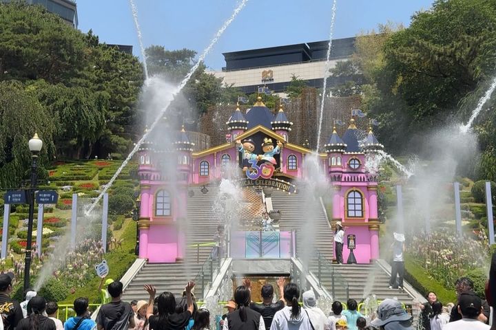 [대구=뉴시스] 대구 테마파크 이월드는 '트로피컬 아쿠아월드'를 진행한다. (사진 = 이월드 제공) 2025.07.03. photo@newsis.com *재판매 및 DB 금지