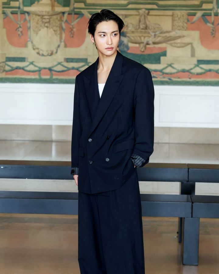  *재판매 및 DB 금지